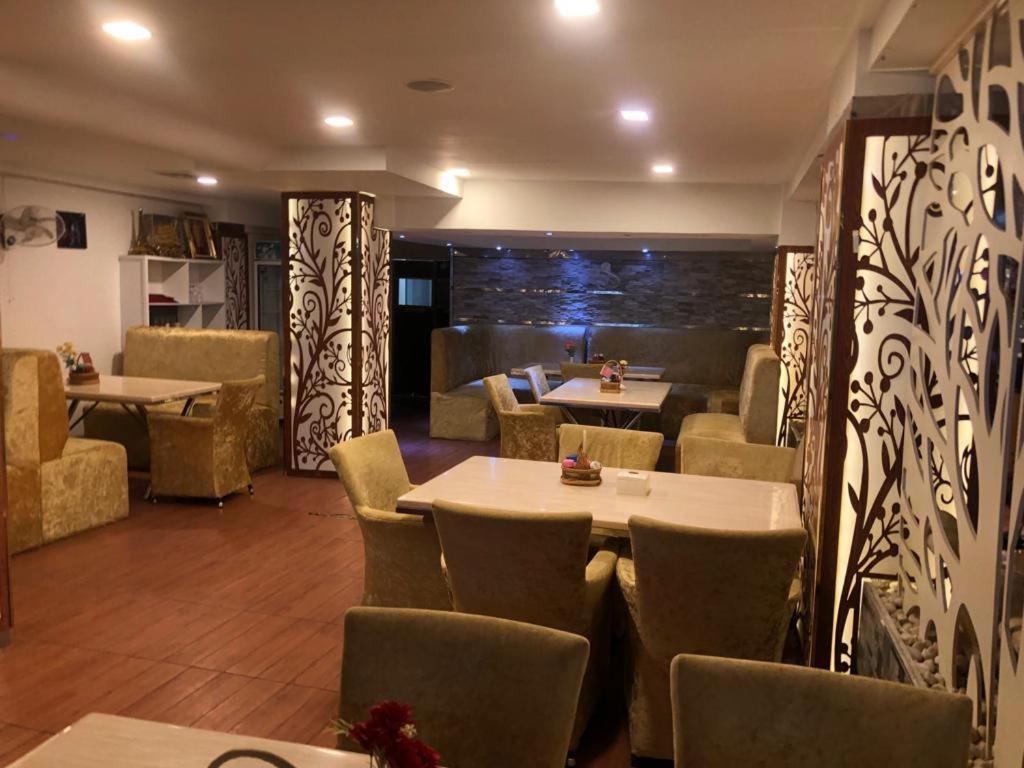 Abunawas Merry Inn At Walking Street باتايا المظهر الخارجي الصورة
